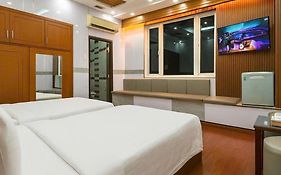 Van Ha Hotel Etown - Nhà Ga T3 Sân Bay TSN